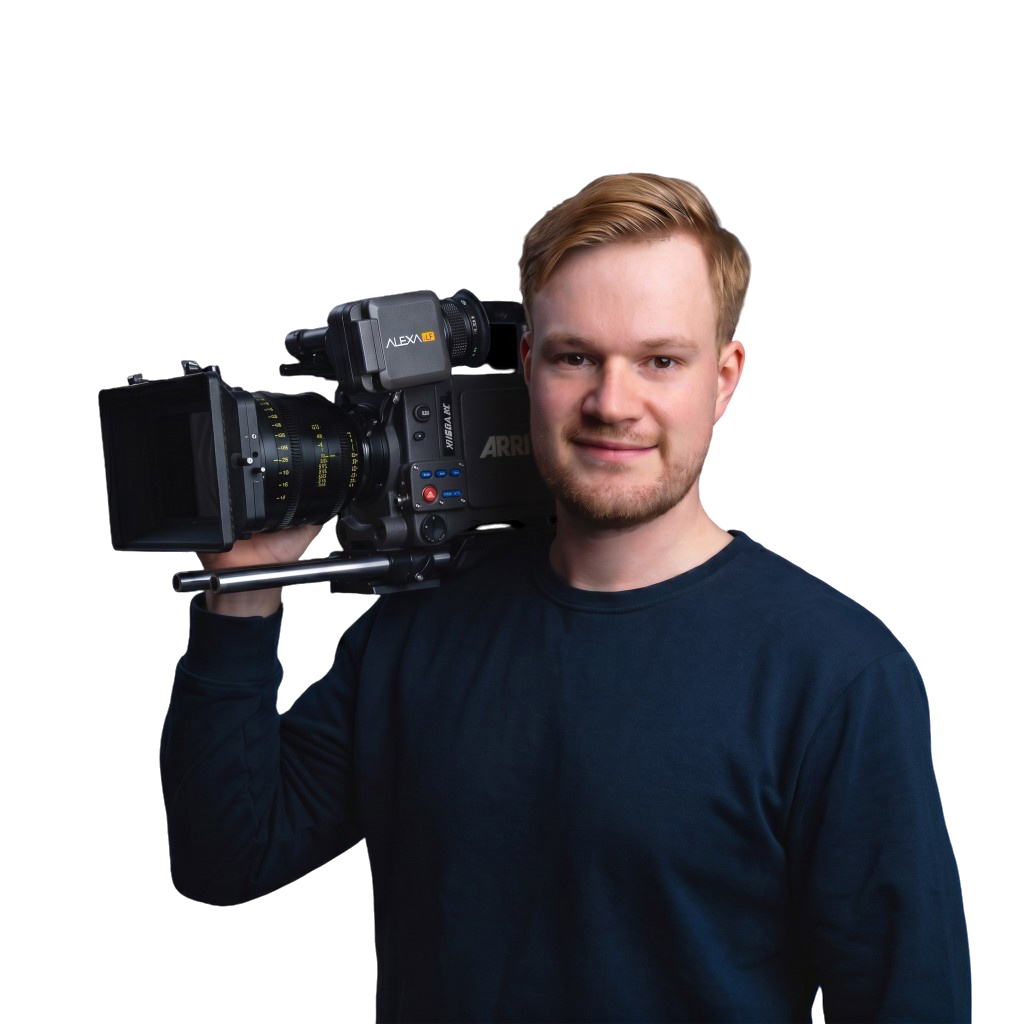 Kevin Schwed with an ARRI Alexa camera on his shoulder